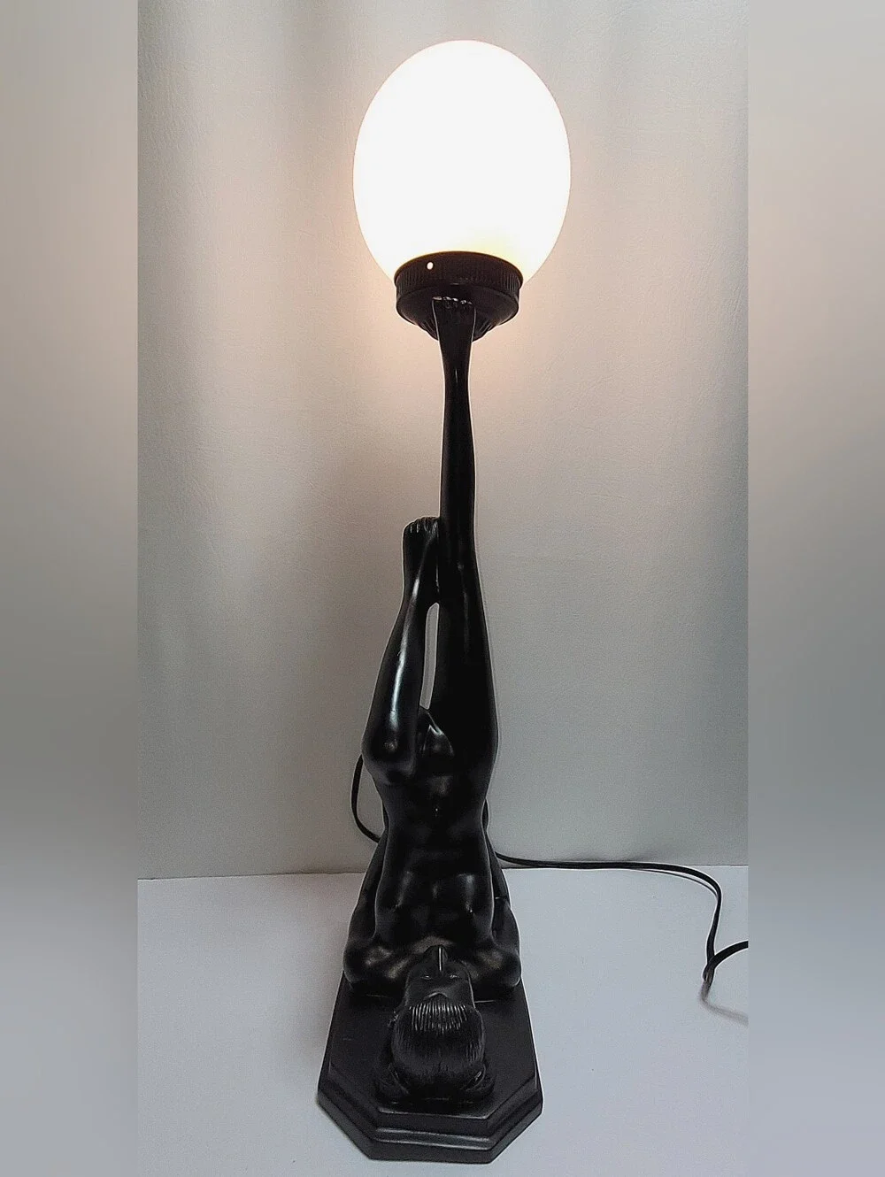 Vintage Art Deco Erotica Figural Accent Table Lamp